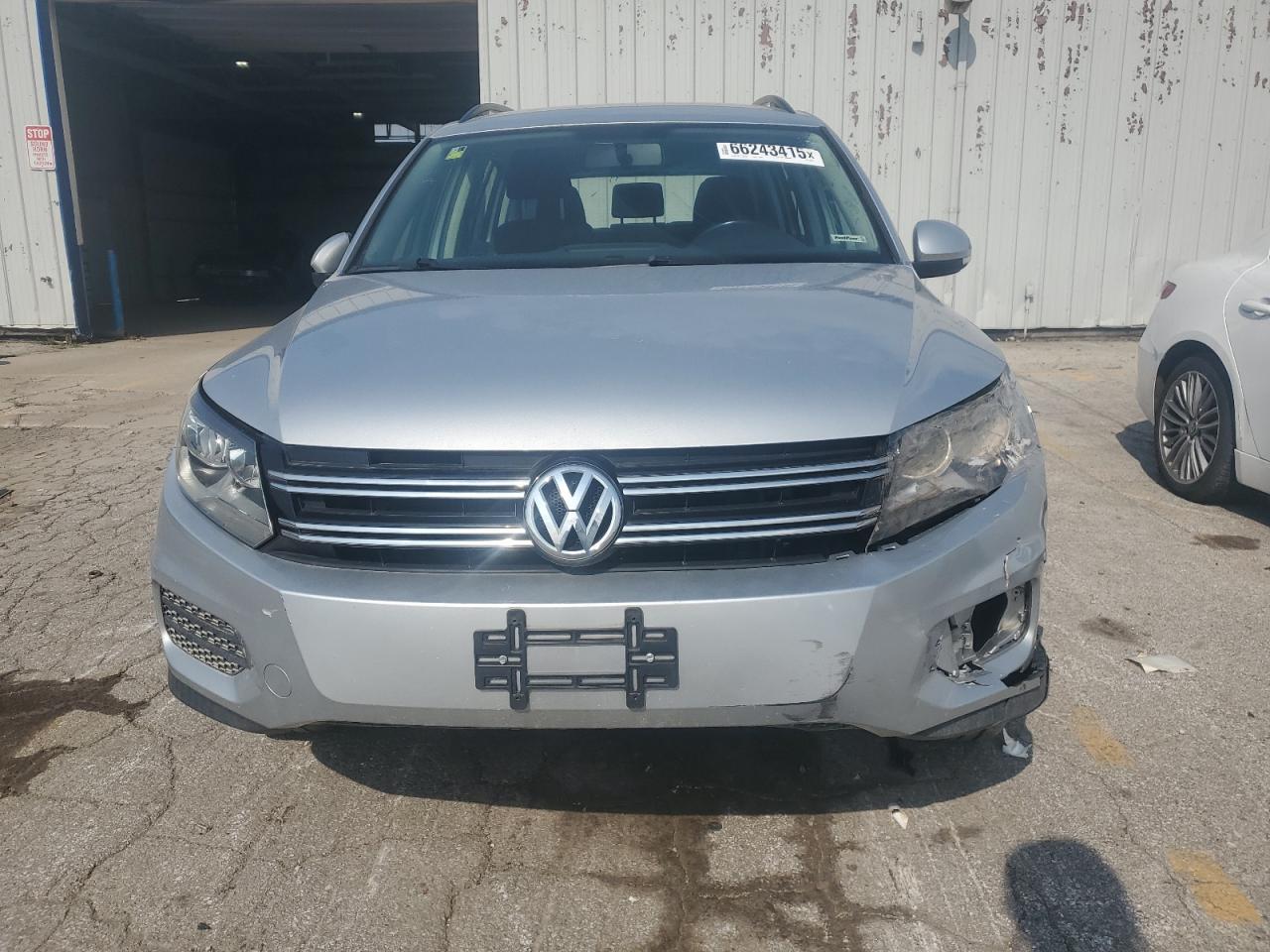 2017 Volkswagen Tiguan S - Image 5