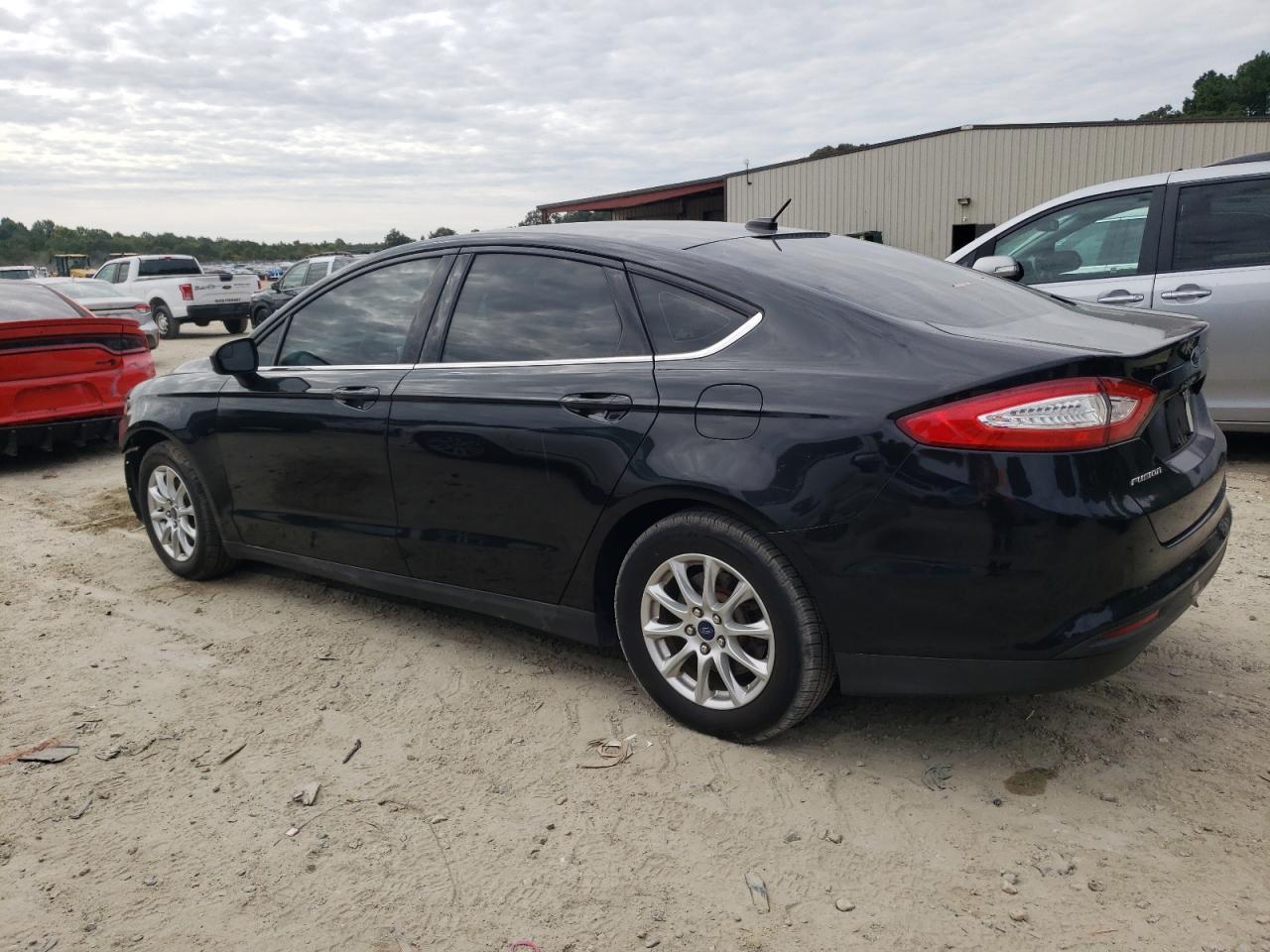 2015 Ford Fusion S - Фото 2