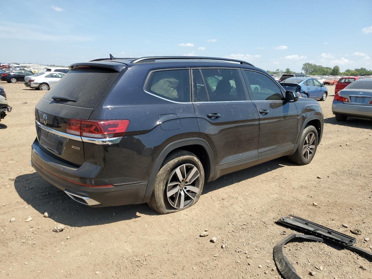 2022 Volkswagen Atlas Se - Image 3