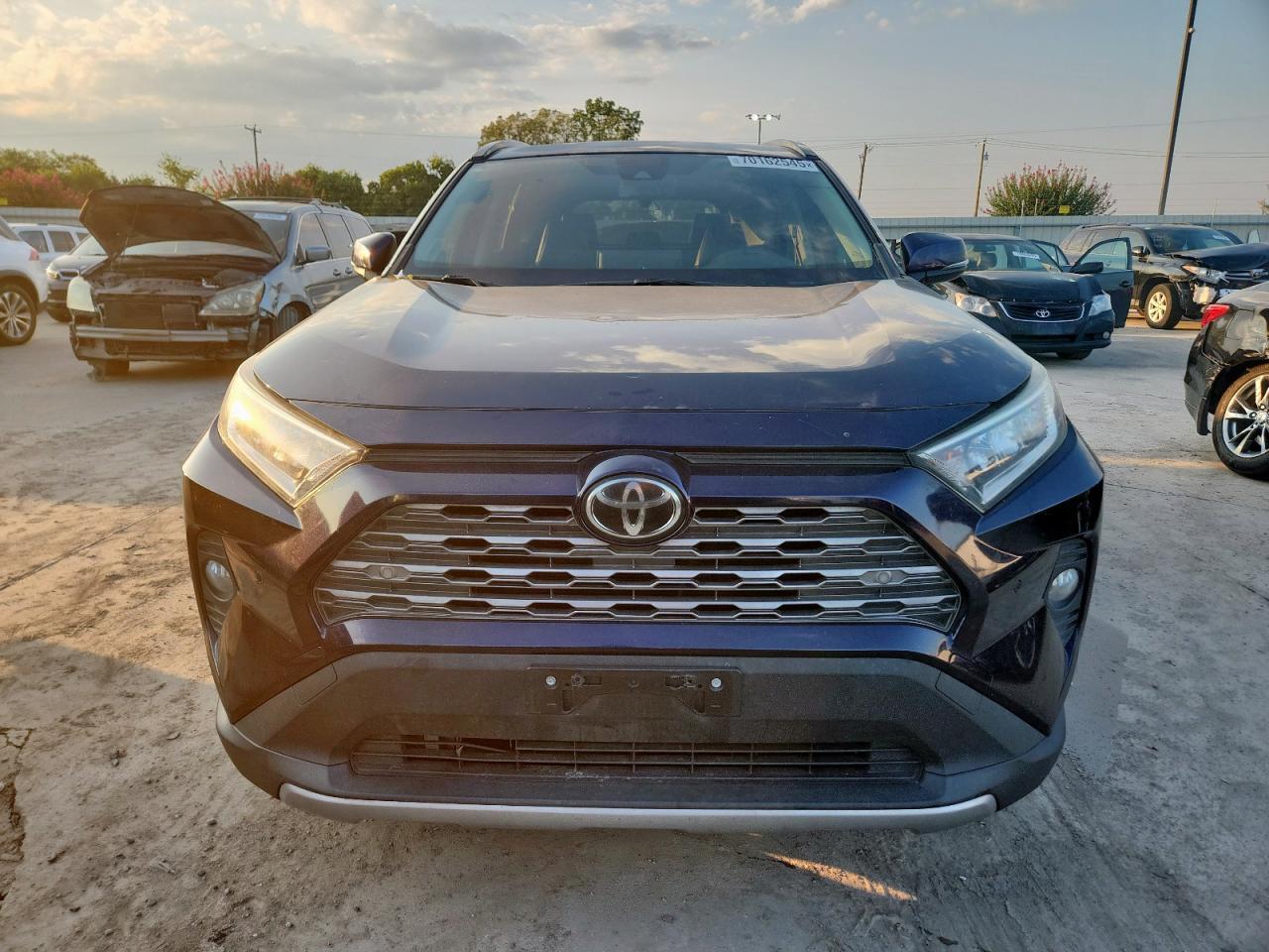 2019 Toyota Rav4 Limited - Image 5