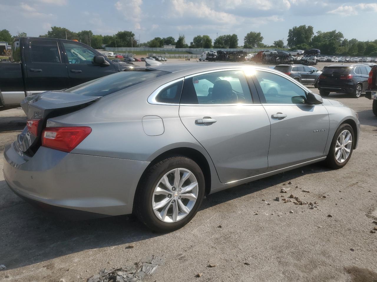 2024 Chevrolet Malibu Lt - Фото 3