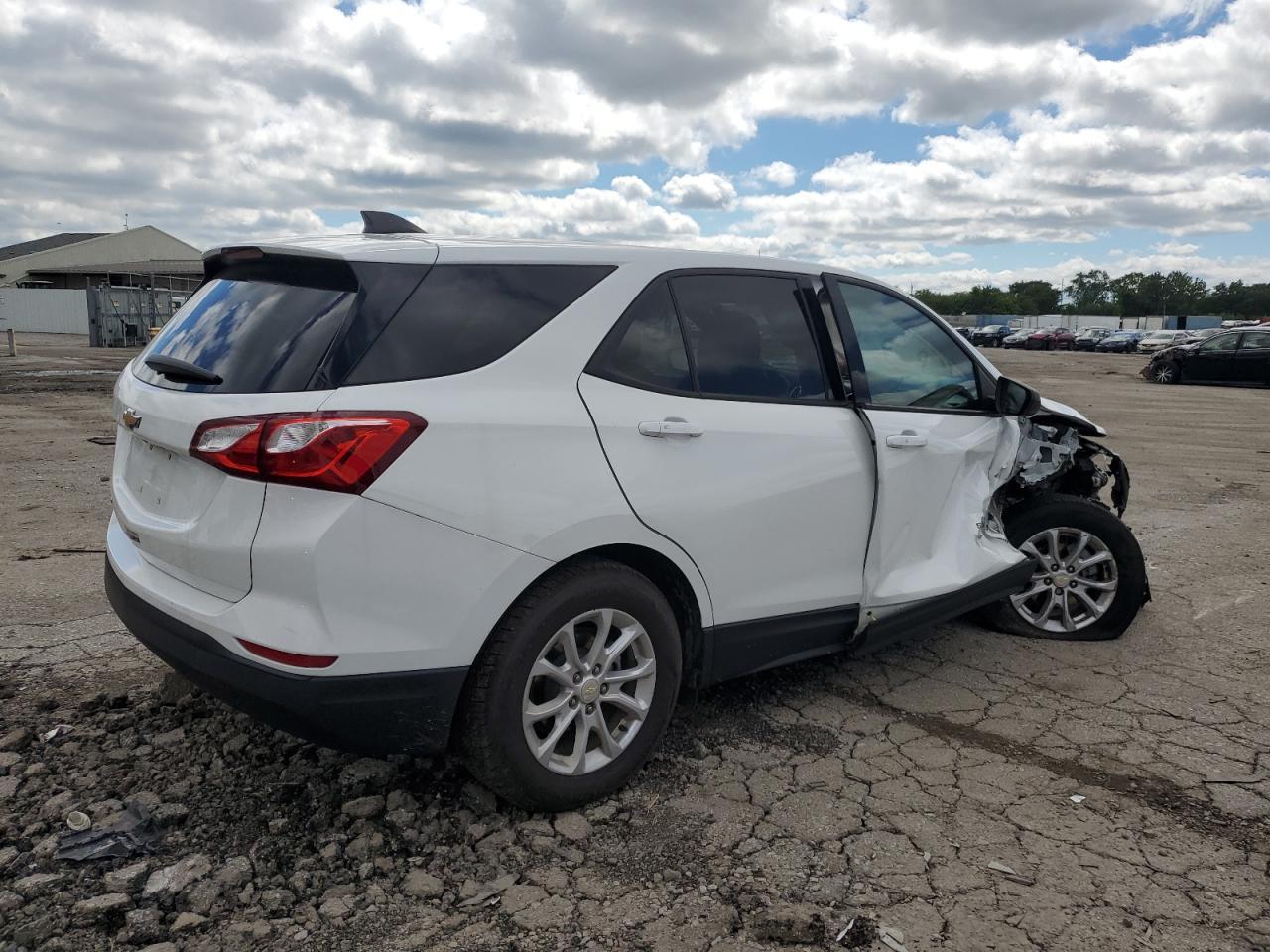 2019 Chevrolet Equinox Ls - Фото 3