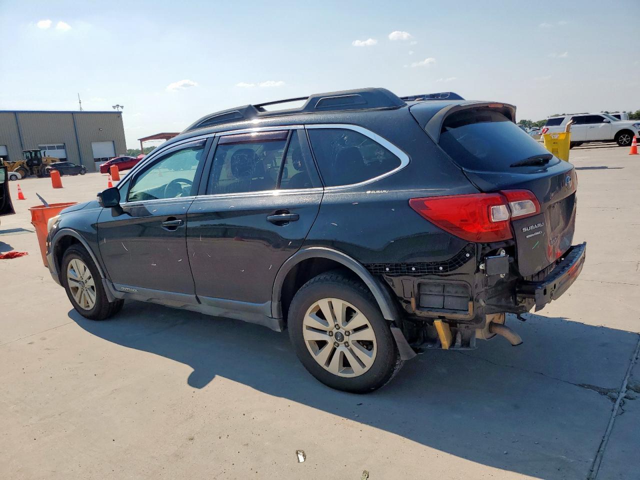 2015 Subaru Outback 2.5I Premium - Image 2