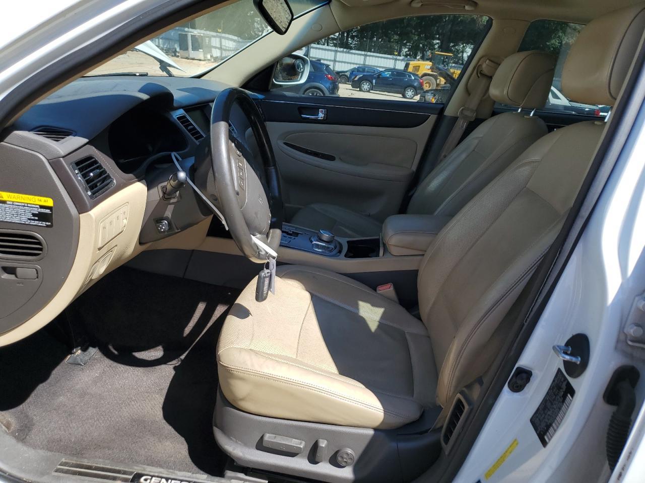 2010 Hyundai Genesis 4.6L - Image 7