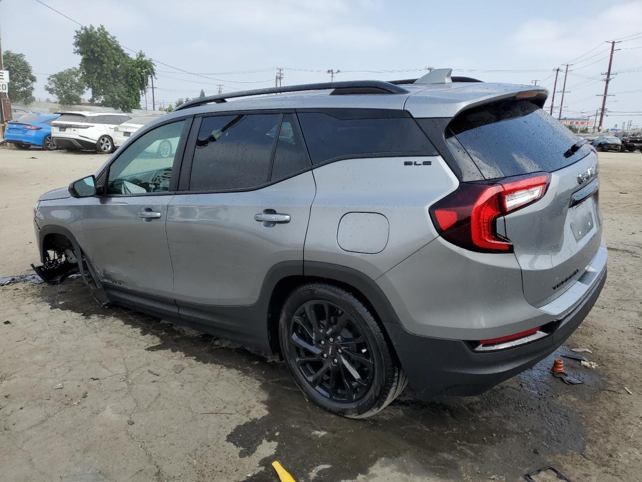 2024 GMC Terrain Sle - Image 2