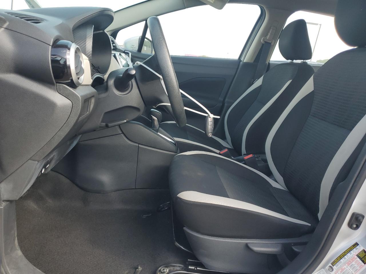 2021 Nissan Versa Sv - Image 7