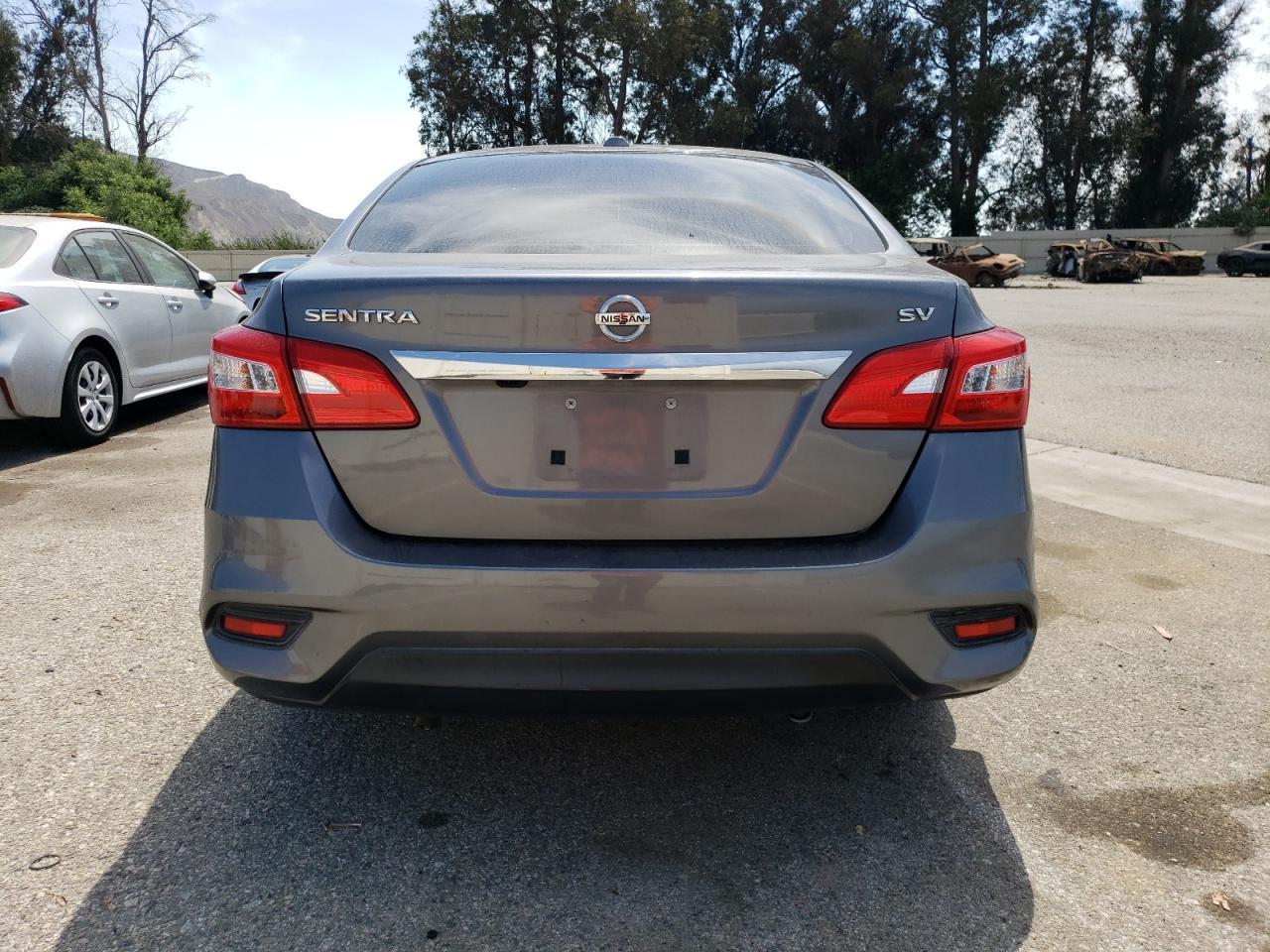 2018 Nissan Sentra S - Фото 6