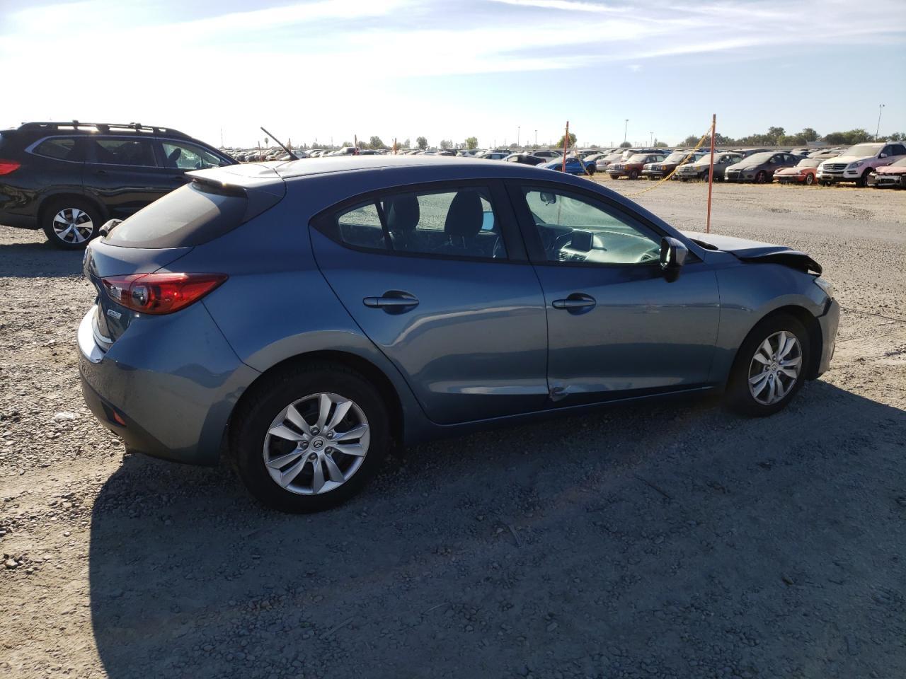 2016 Mazda 3 Sport - Image 3