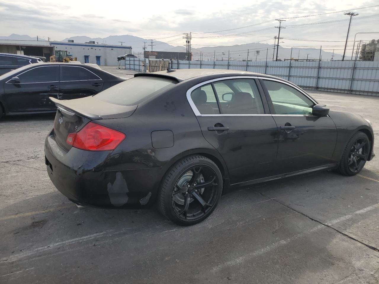 2011 Infiniti G37 Base - Image 3