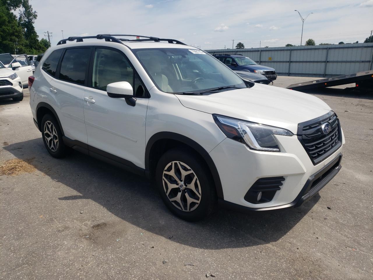2022 Subaru Forester Premium - Image 4