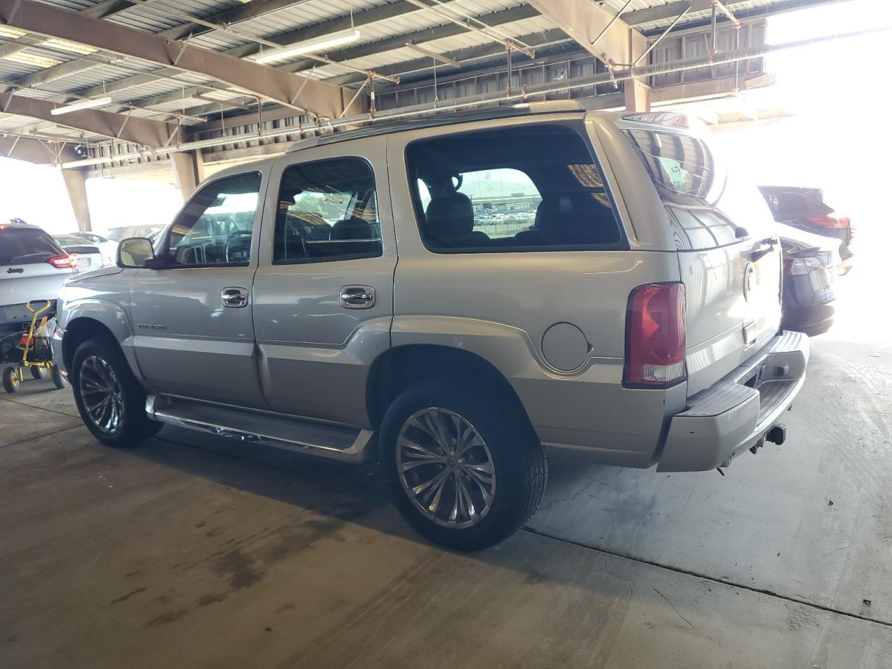 2005 Cadillac Escalade Luxury - Фото 2