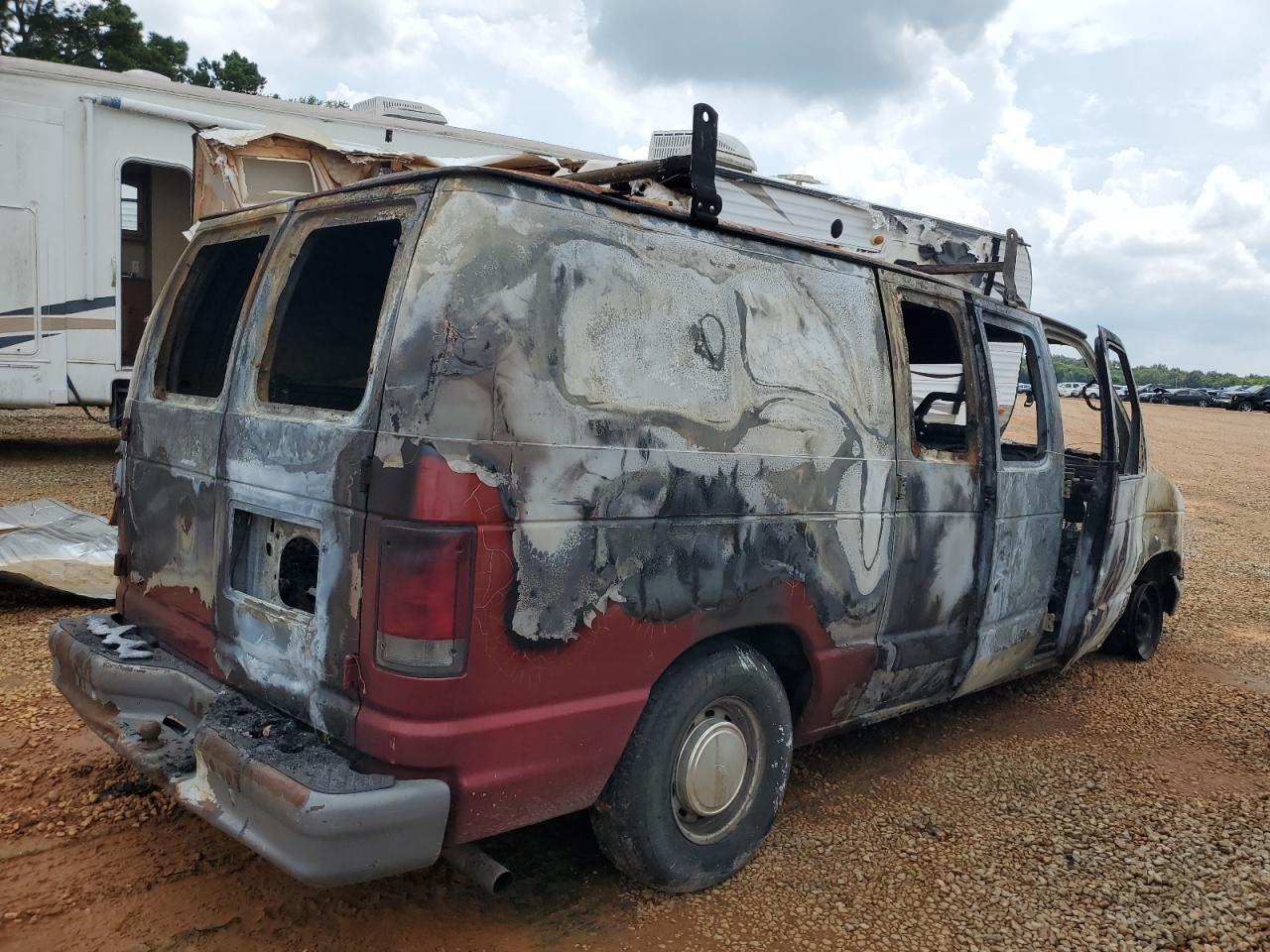 2001 Ford Econoline E150 Van - Image 3