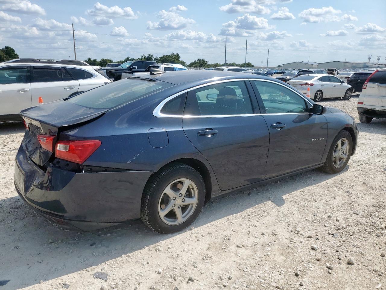 2017 Chevrolet Malibu Ls - Фото 3