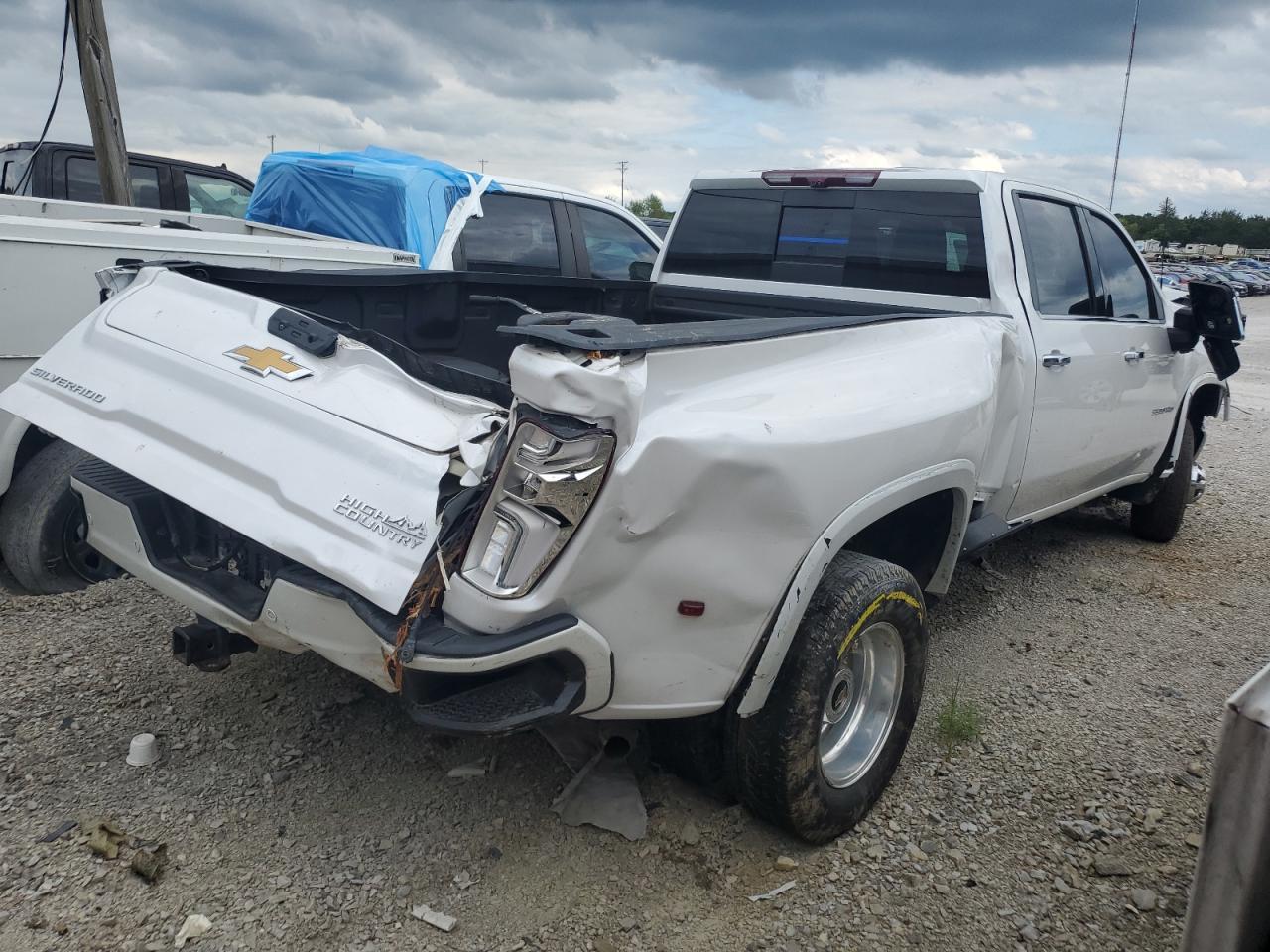 2022 Chevrolet Silverado K3500 High Country - Фото 3