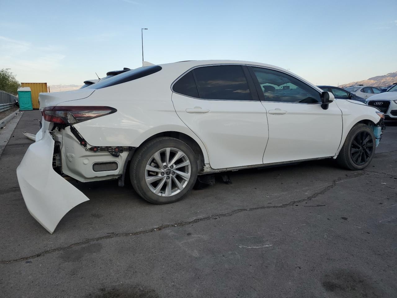 2024 Toyota Camry Le - Фото 3