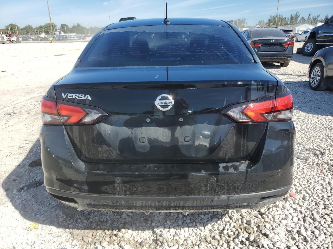 2020 Nissan Versa S - Image 6