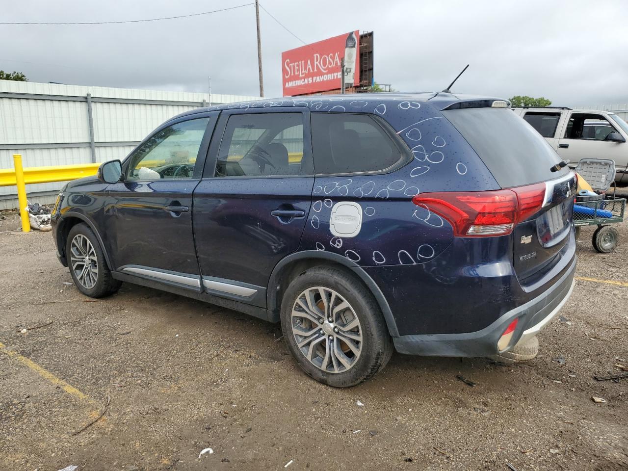 2016 Mitsubishi Outlander Se - Image 2