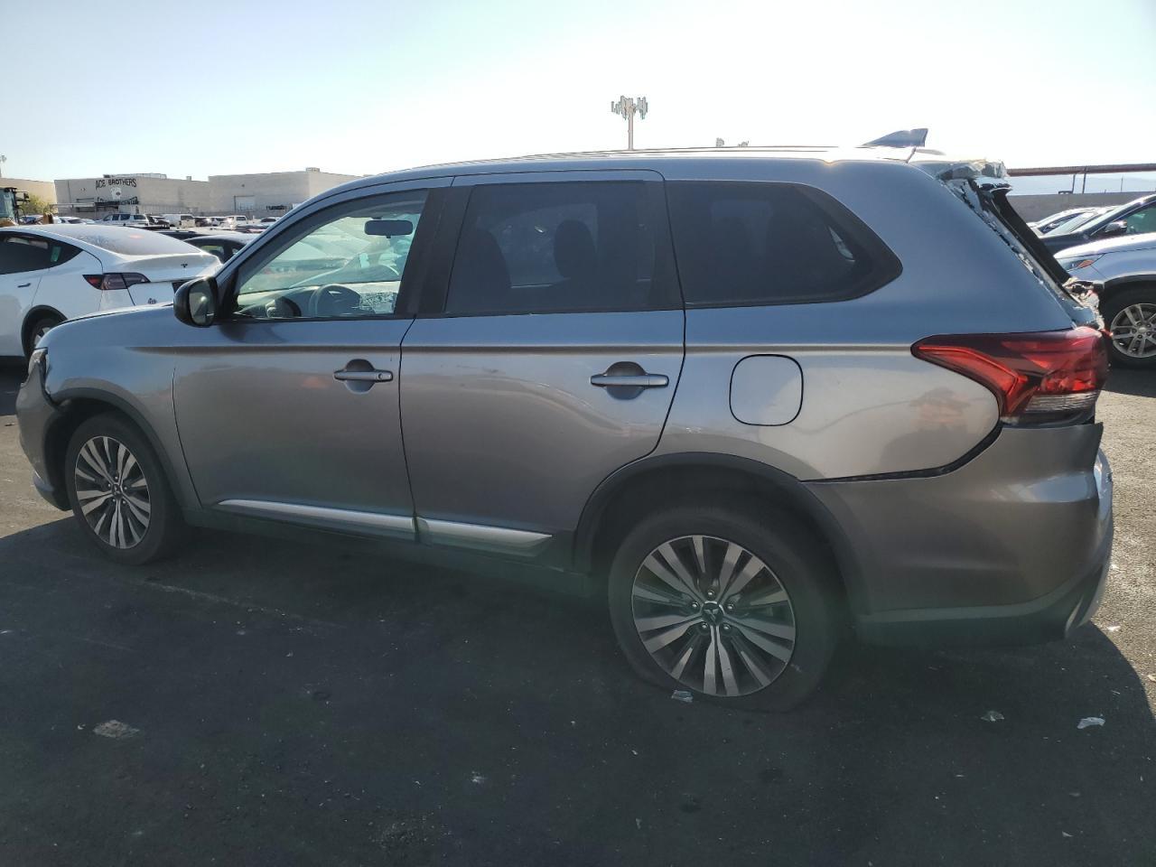 2019 Mitsubishi Outlander Se - Фото 2