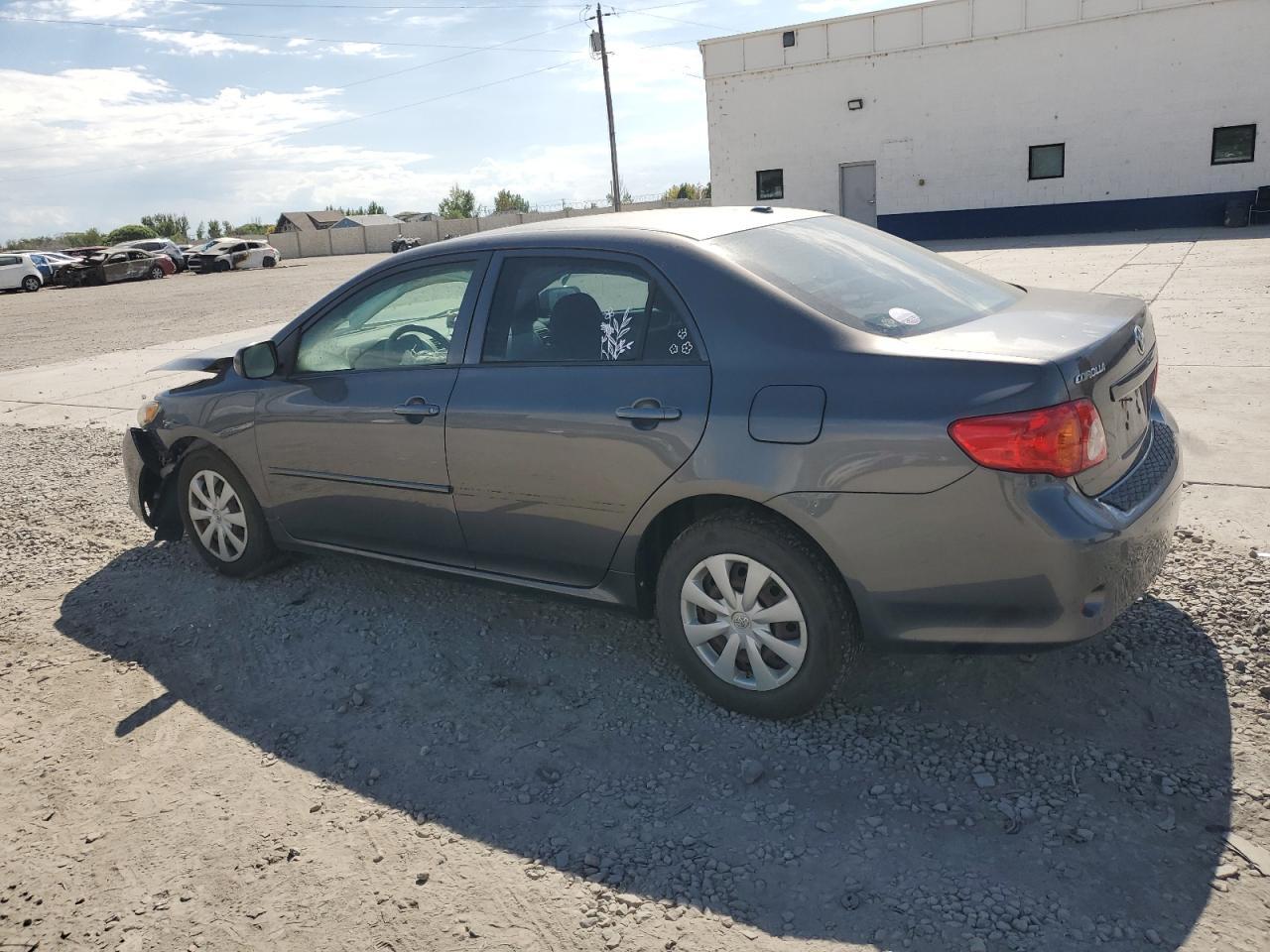 2010 Toyota Corolla Base - Фото 2