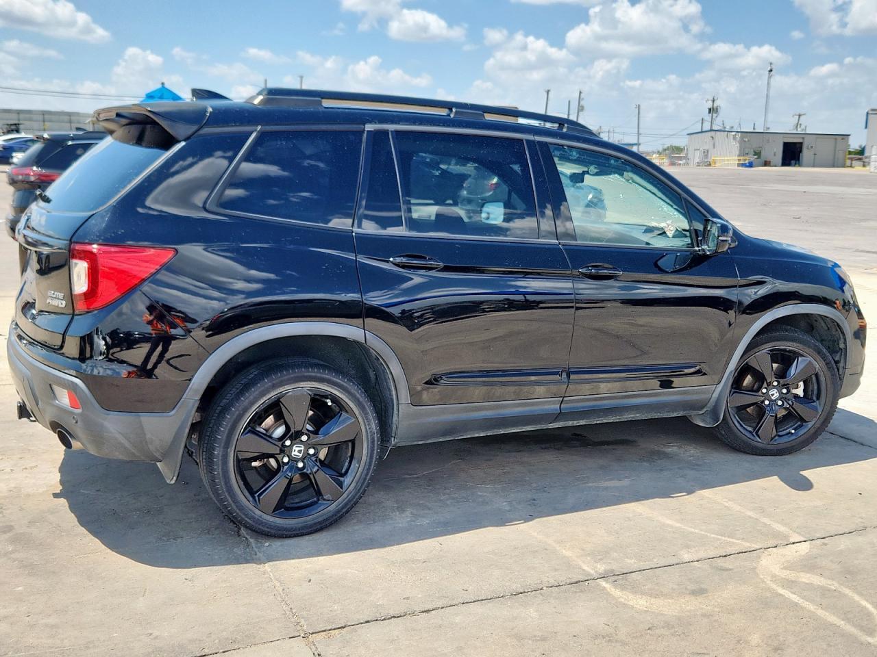 2019 Honda Passport Elite - Image 3