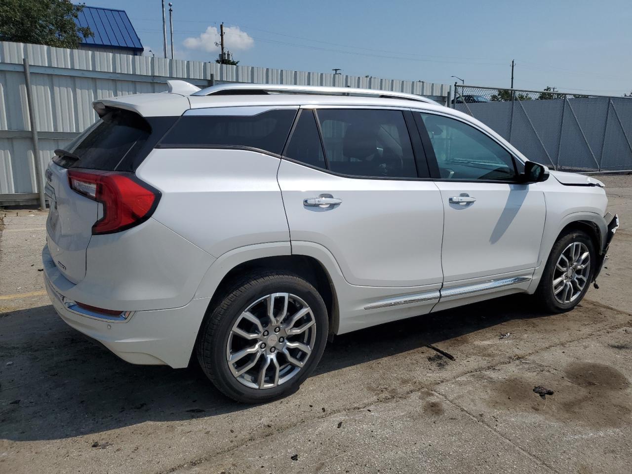 2024 GMC Terrain Denali - Фото 3