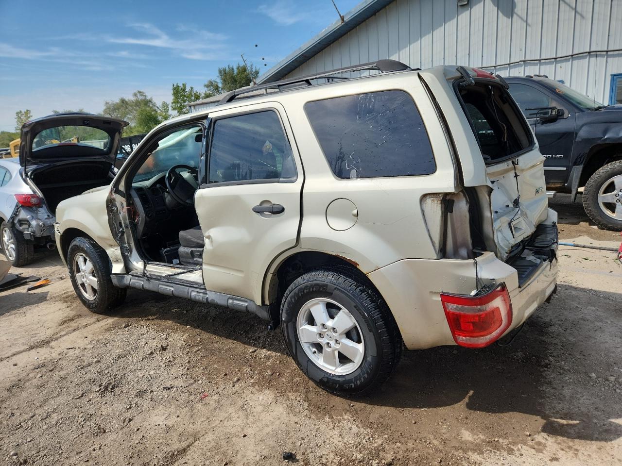 2011 Ford Escape Xlt - Фото 2