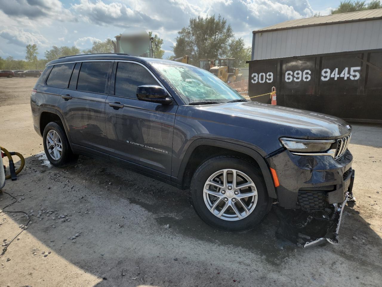 2023 Jeep Grand Cherokee L Laredo - Image 4