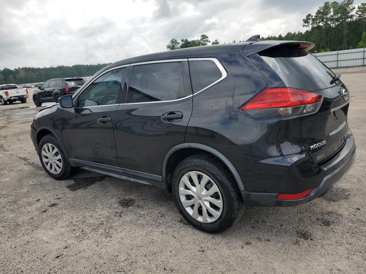 2017 Nissan Rogue S - Фото 2