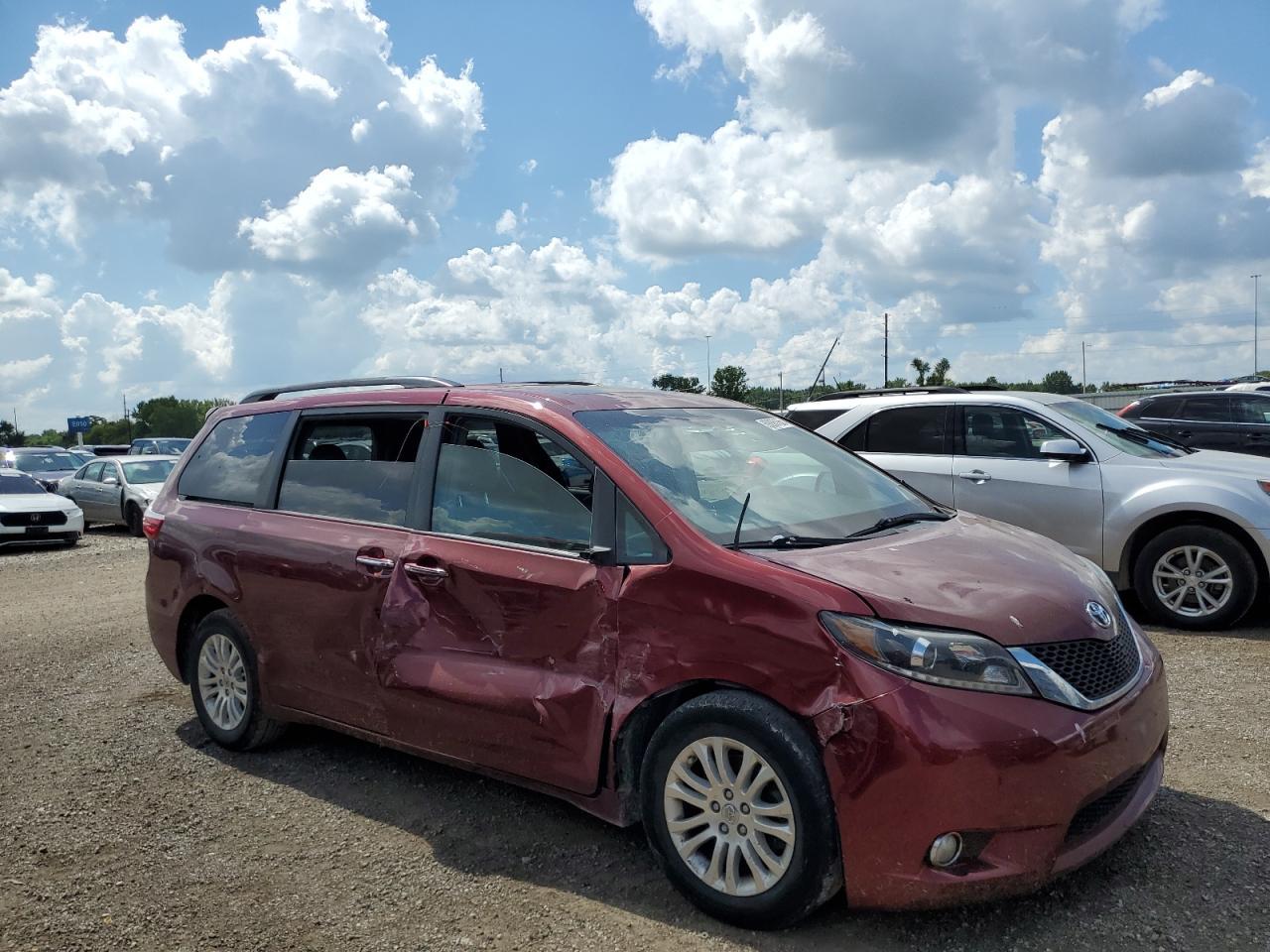2015 Toyota Sienna Xle - Фото 4