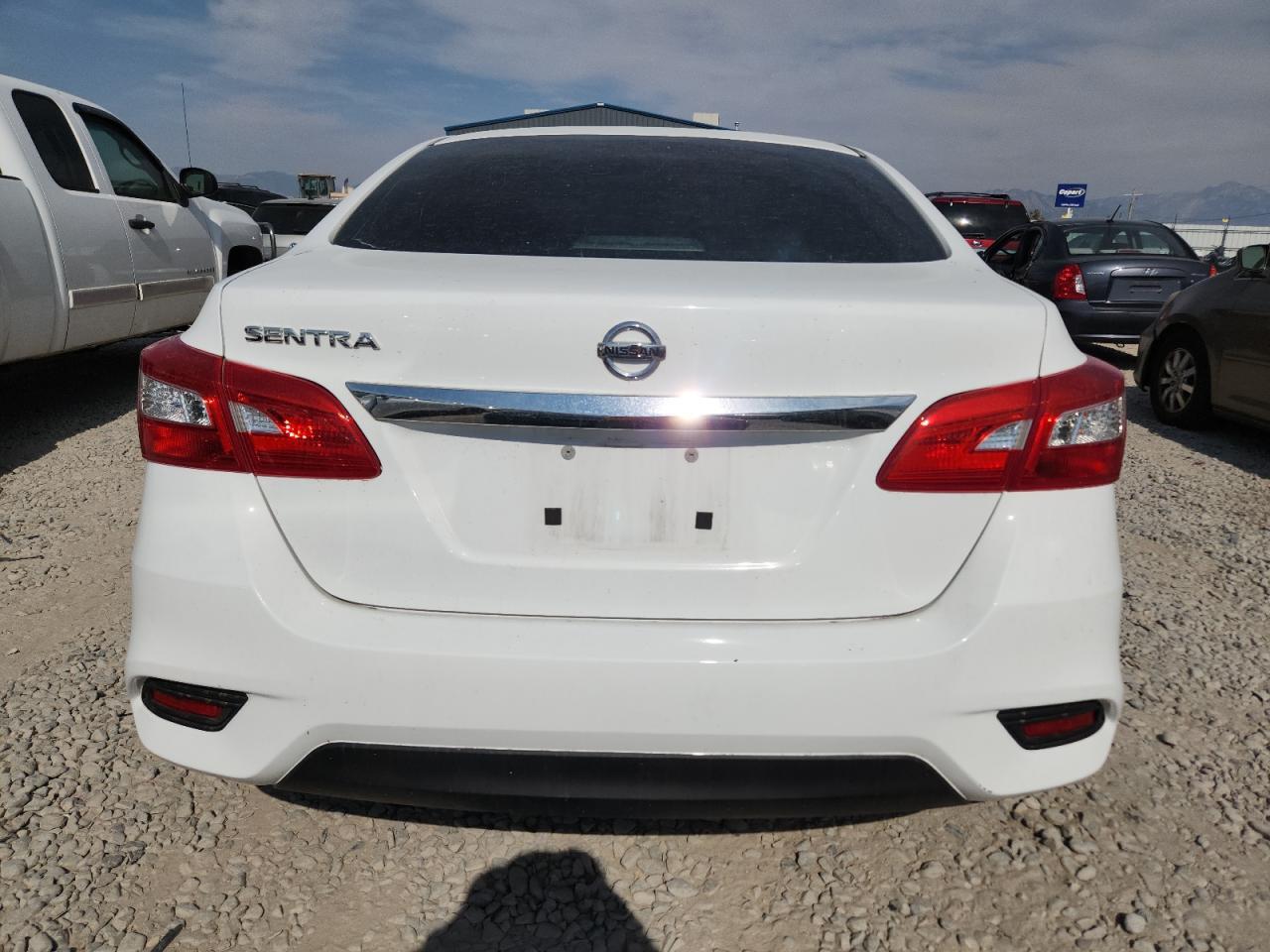 2017 Nissan Sentra S - Фото 6