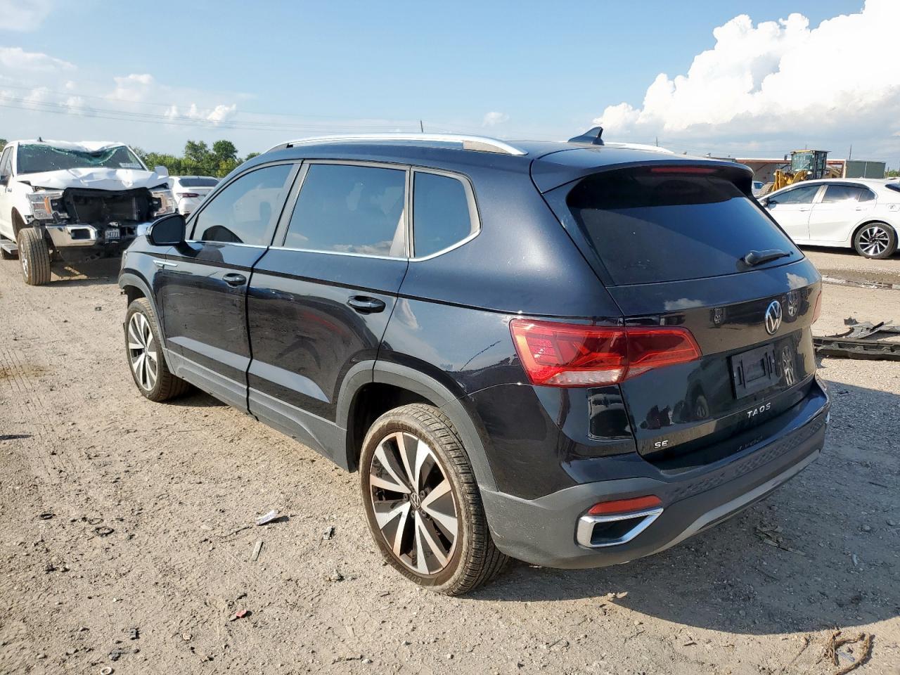 2024 Volkswagen Taos Se - Фото 2