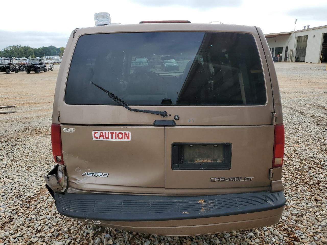 2005 Chevrolet Astro - Image 6
