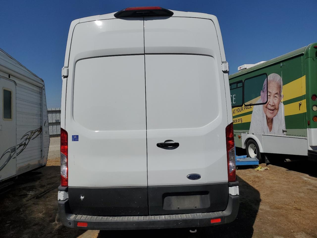 2022 Ford Transit Cab & Chassi - Фото 6