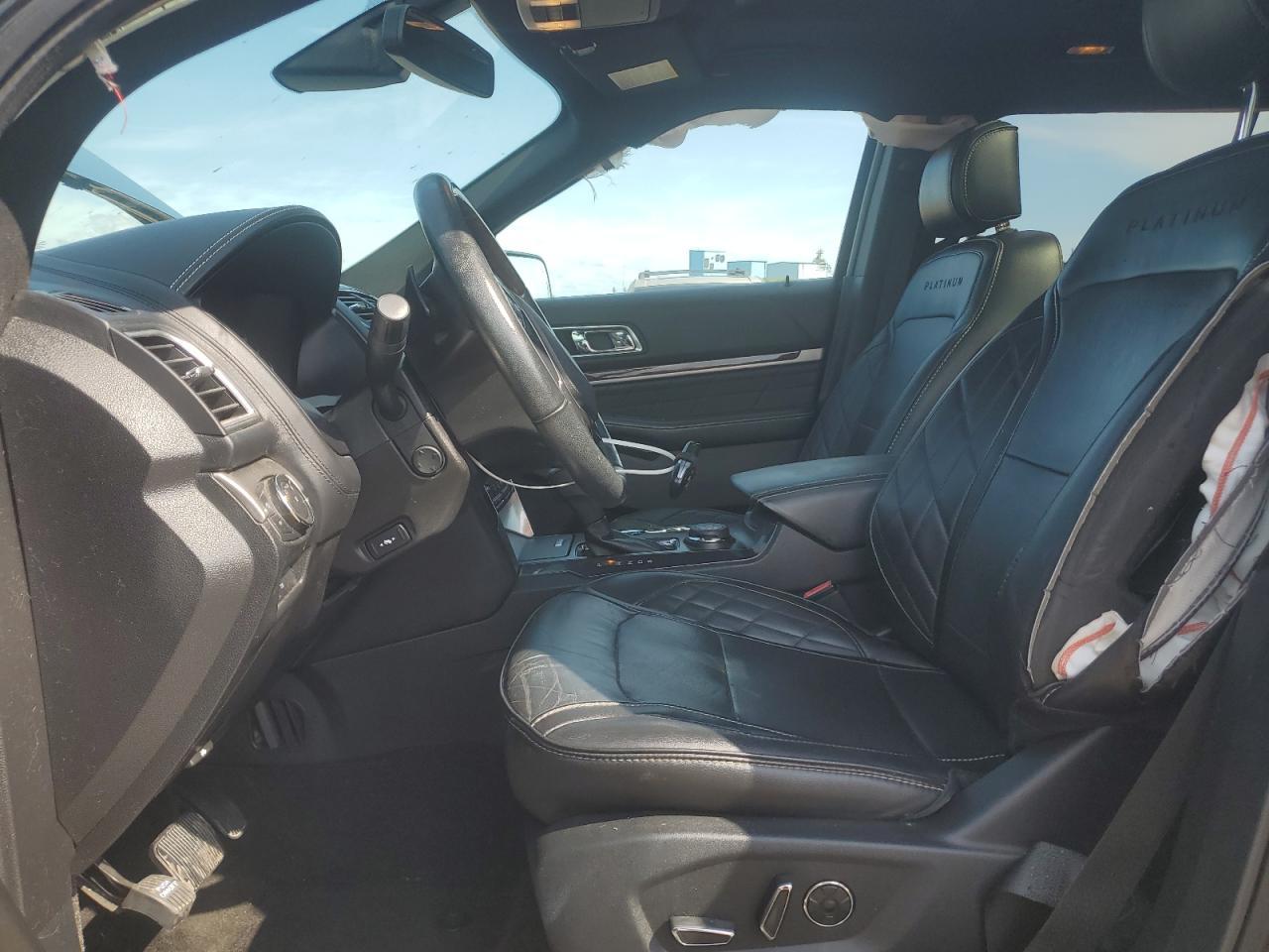 2017 Ford Explorer Platinum - Image 7