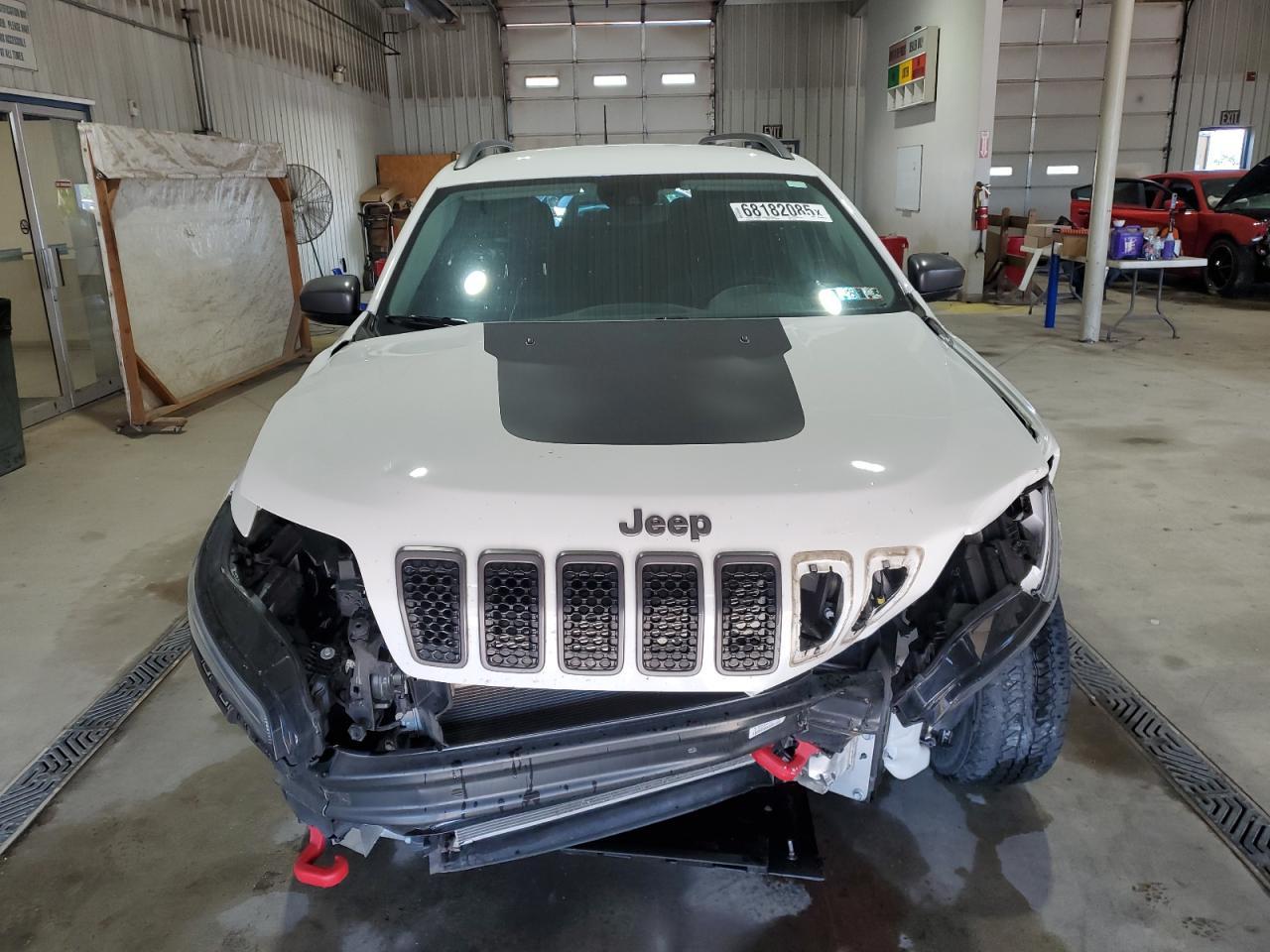 2020 Jeep Cherokee Trailhawk - Фото 5