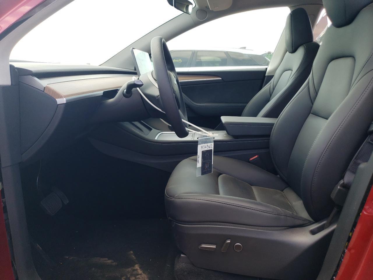 2025 Tesla Model Y - Image 7