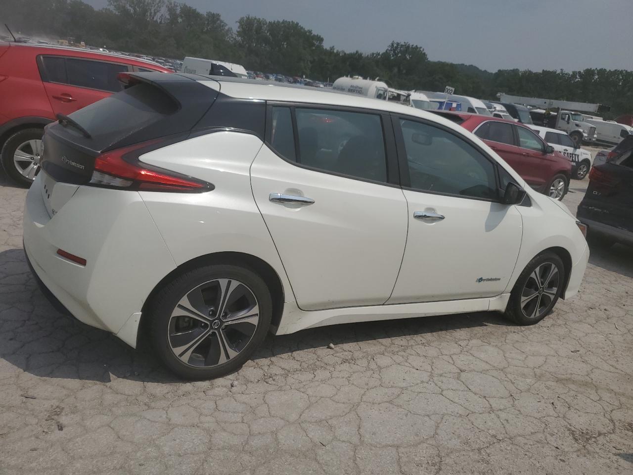 2018 Nissan Leaf S - Image 3