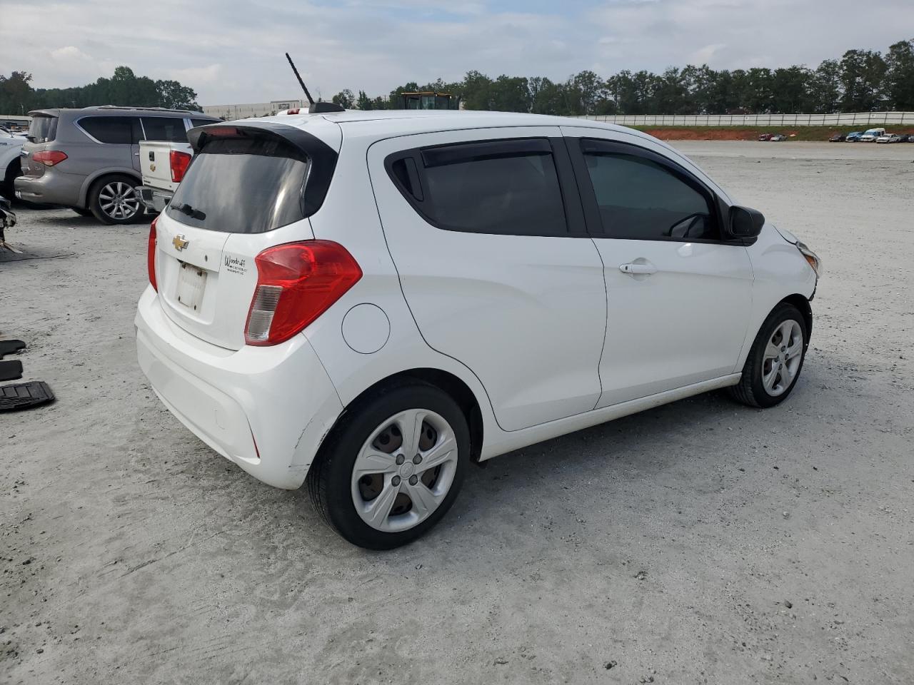 2021 Chevrolet Spark Ls - Фото 3
