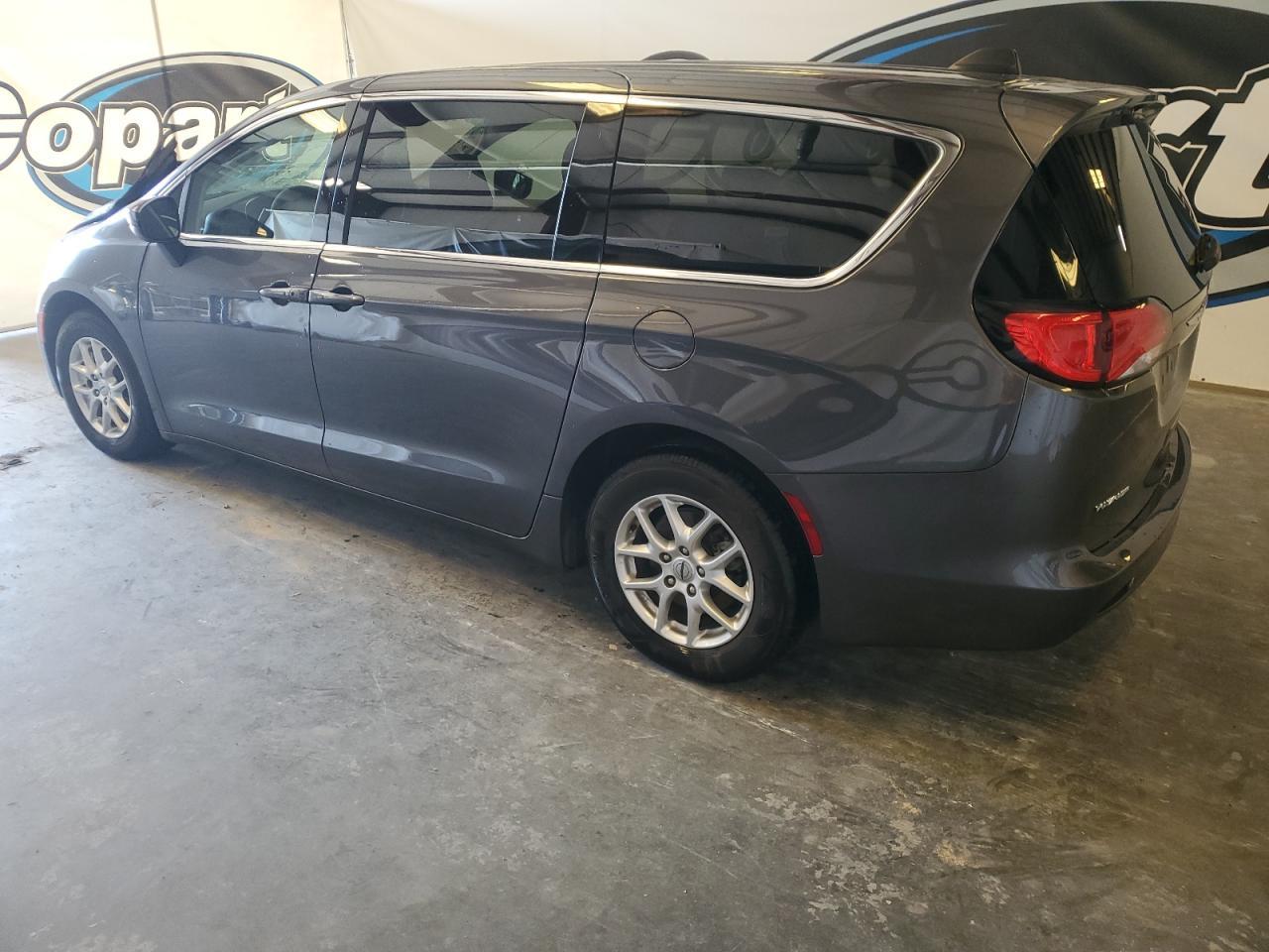 2023 Chrysler Voyager Lx - Image 2