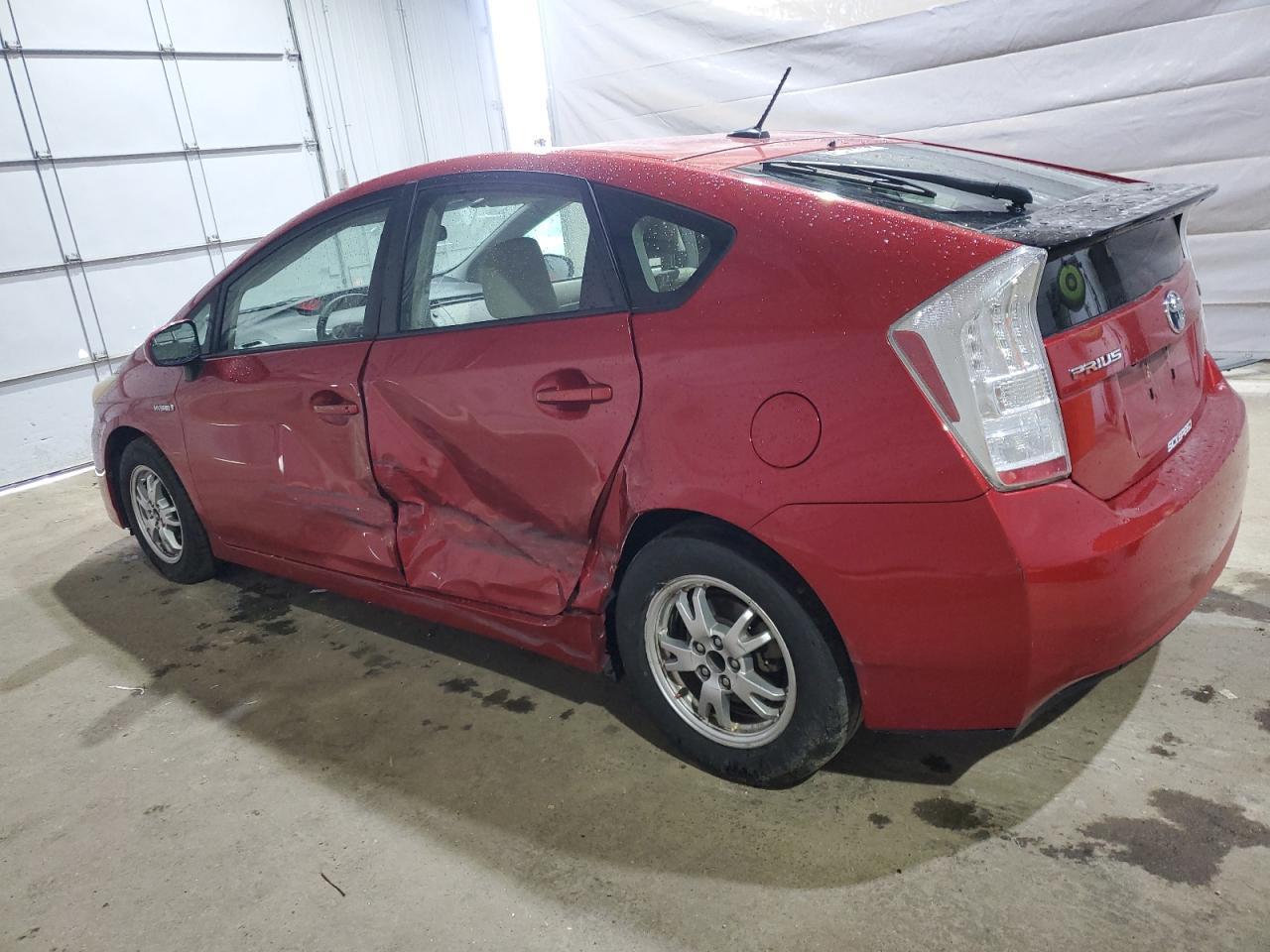 2010 Toyota Prius - Фото 2