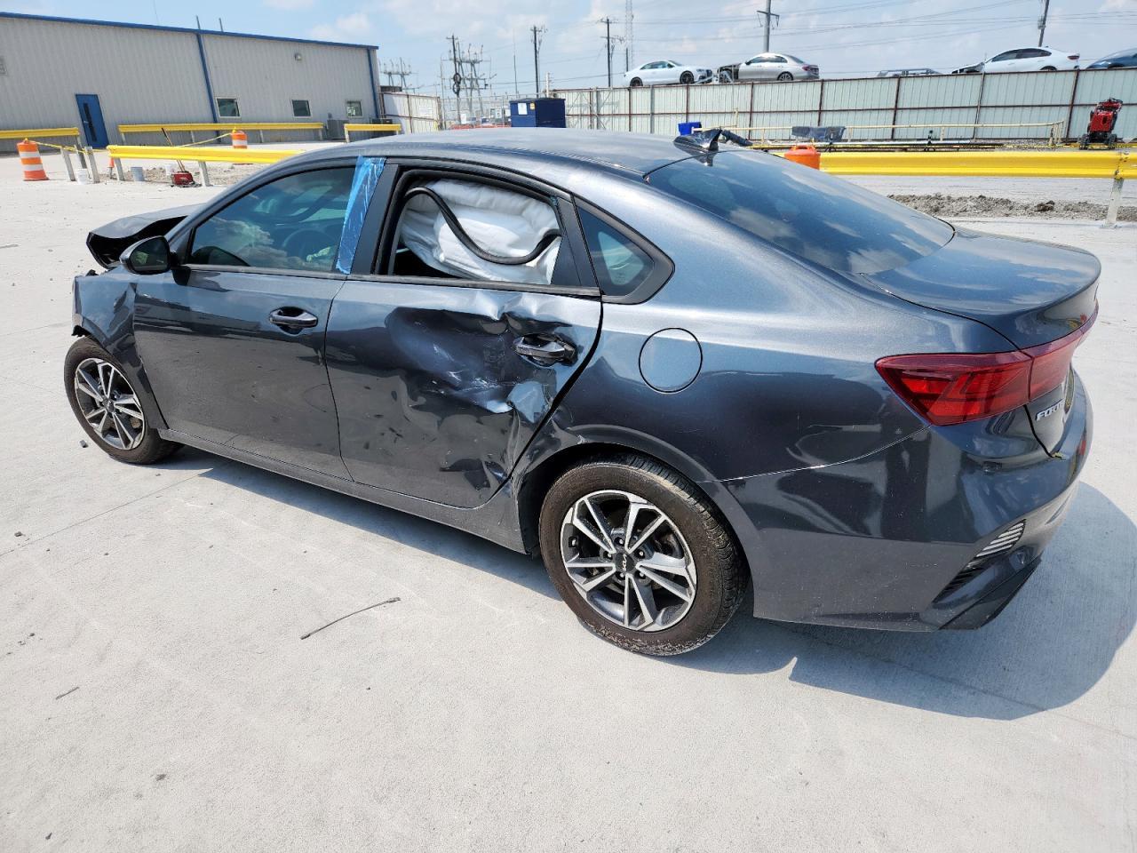2022 Kia Forte Fe - Фото 2