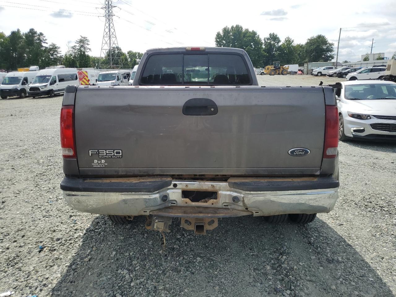 2003 Ford F350 Super Duty - Image 6