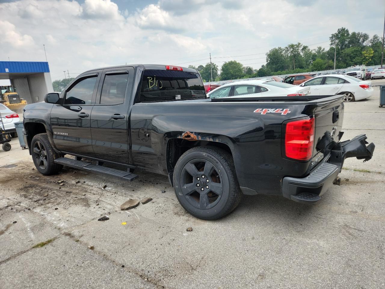 2015 Chevrolet Silverado K1500 - Фото 2