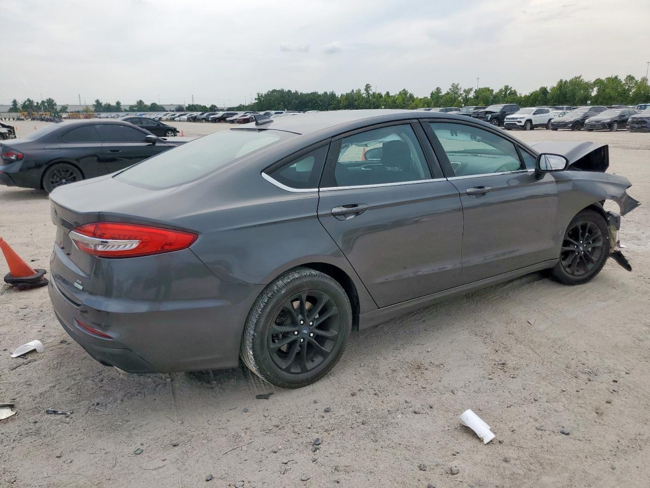 2020 Ford Fusion Se - Image 3