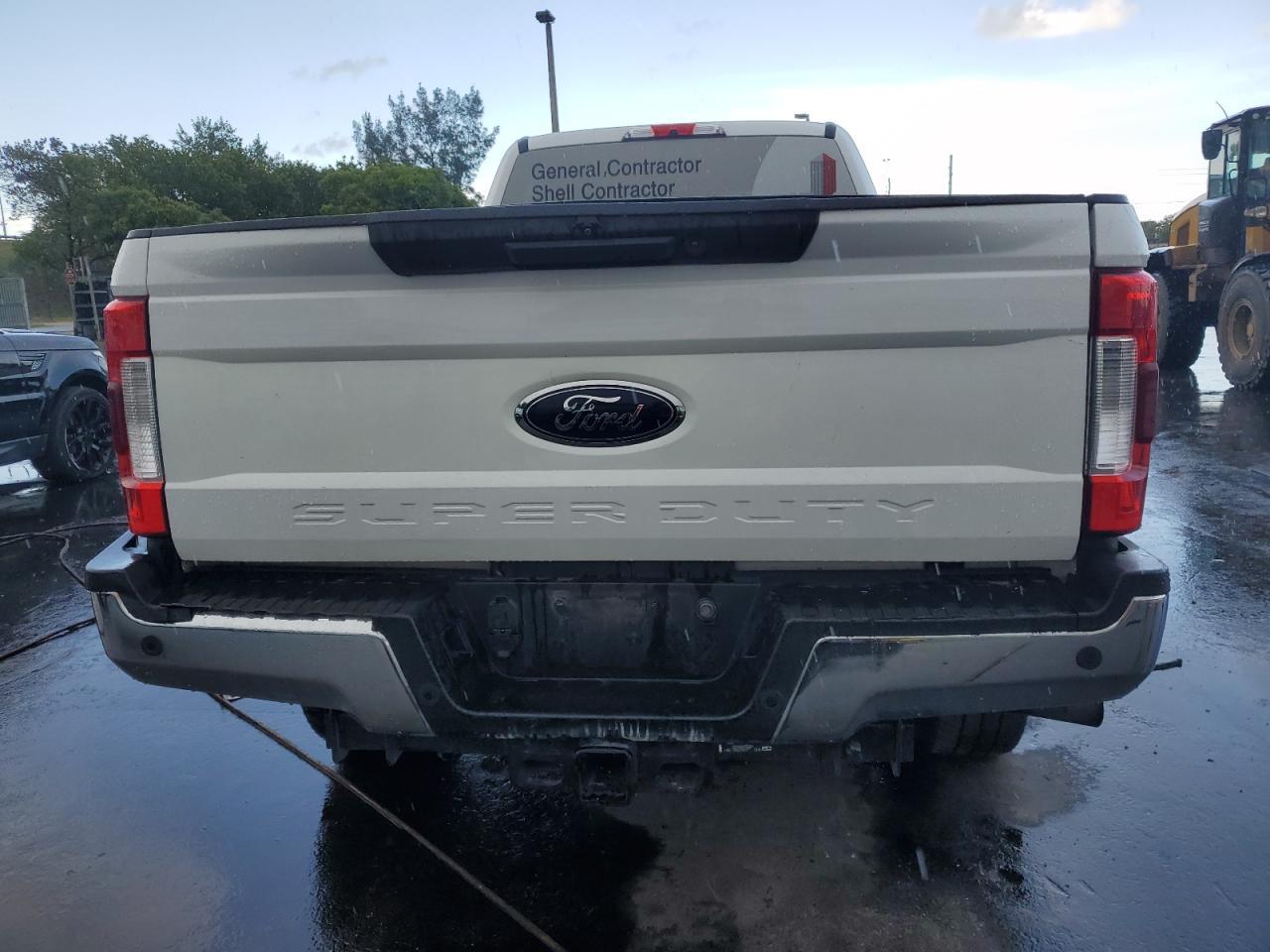 2017 Ford F250 Super Duty - Image 6