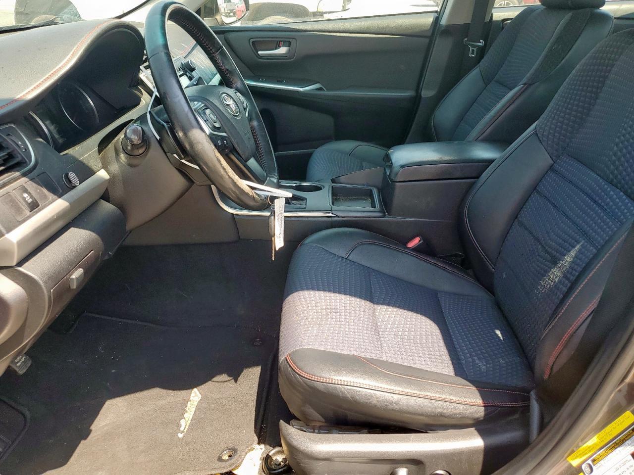 2015 Toyota Camry Le - Фото 7