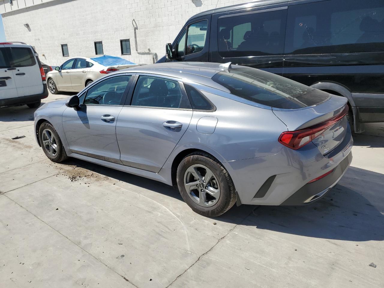 2022 Kia K5 Lx - Фото 2