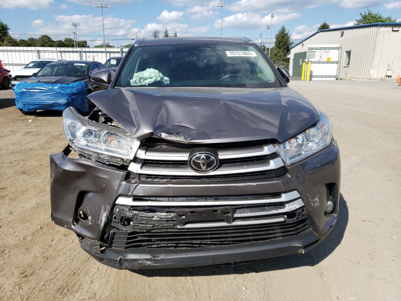 2019 Toyota Highlander Se - Image 5