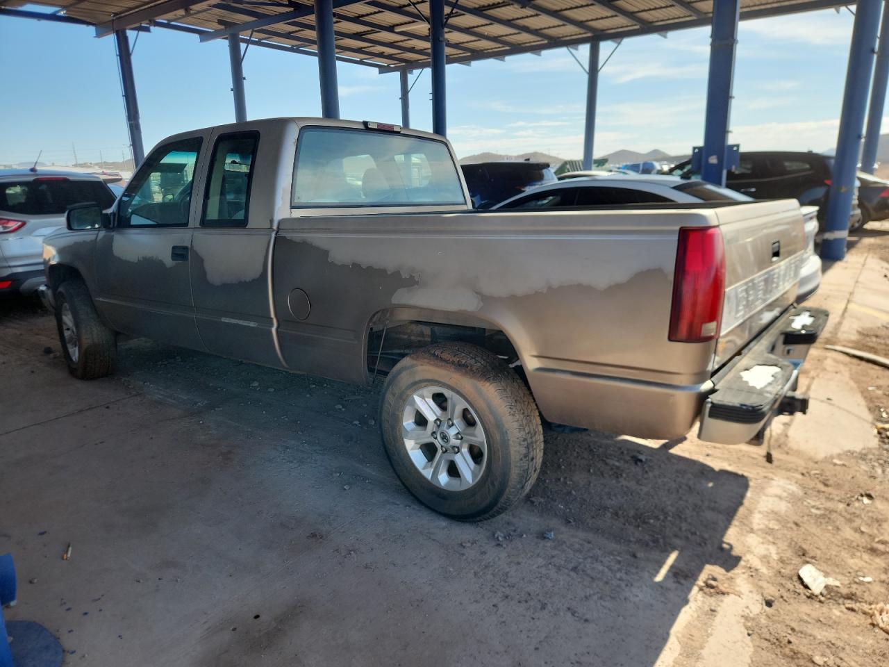 1997 Chevrolet Gmt-400 K1500 - Image 2