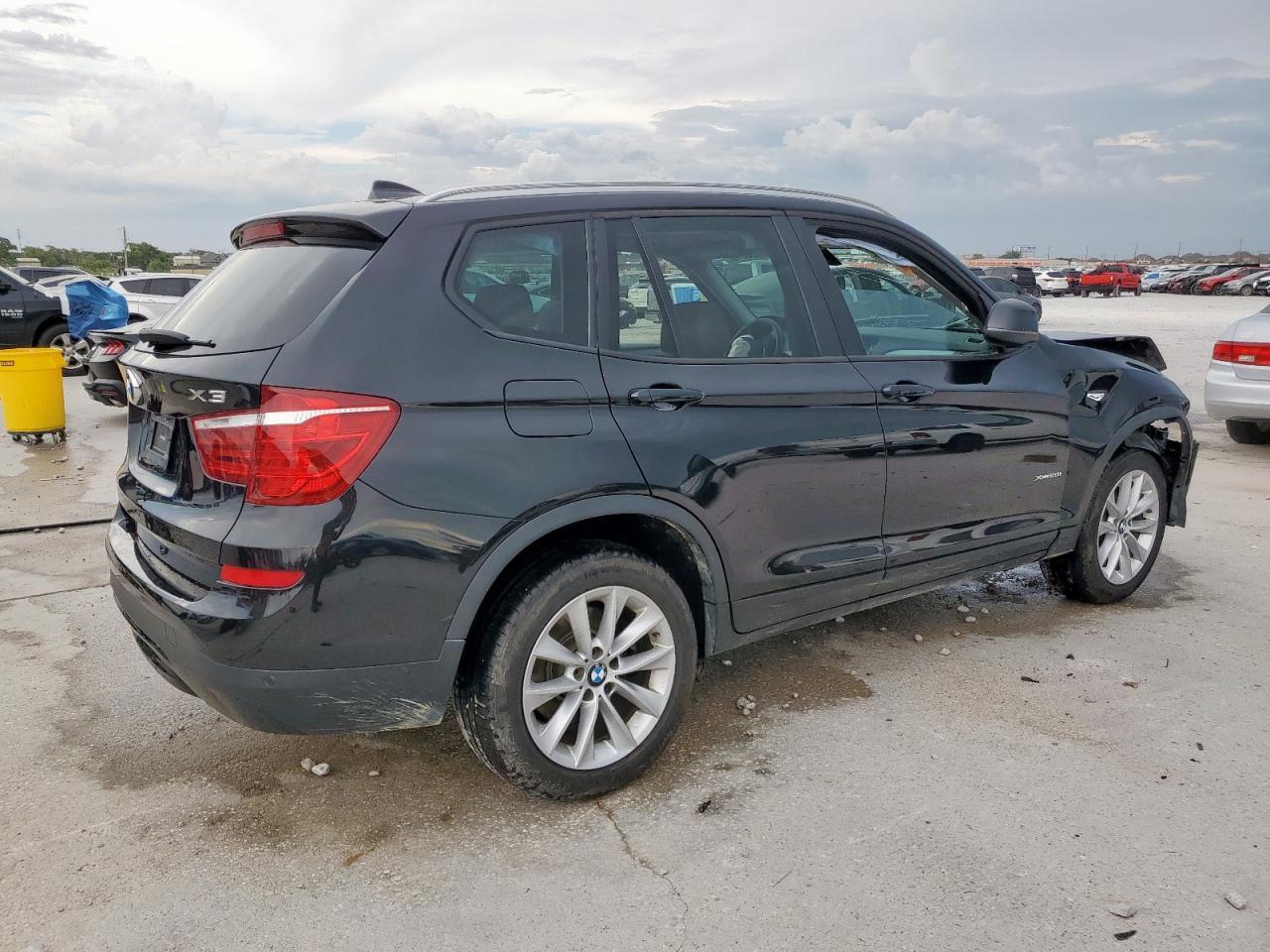 2017 BMW X3 xDrive28I - Image 3
